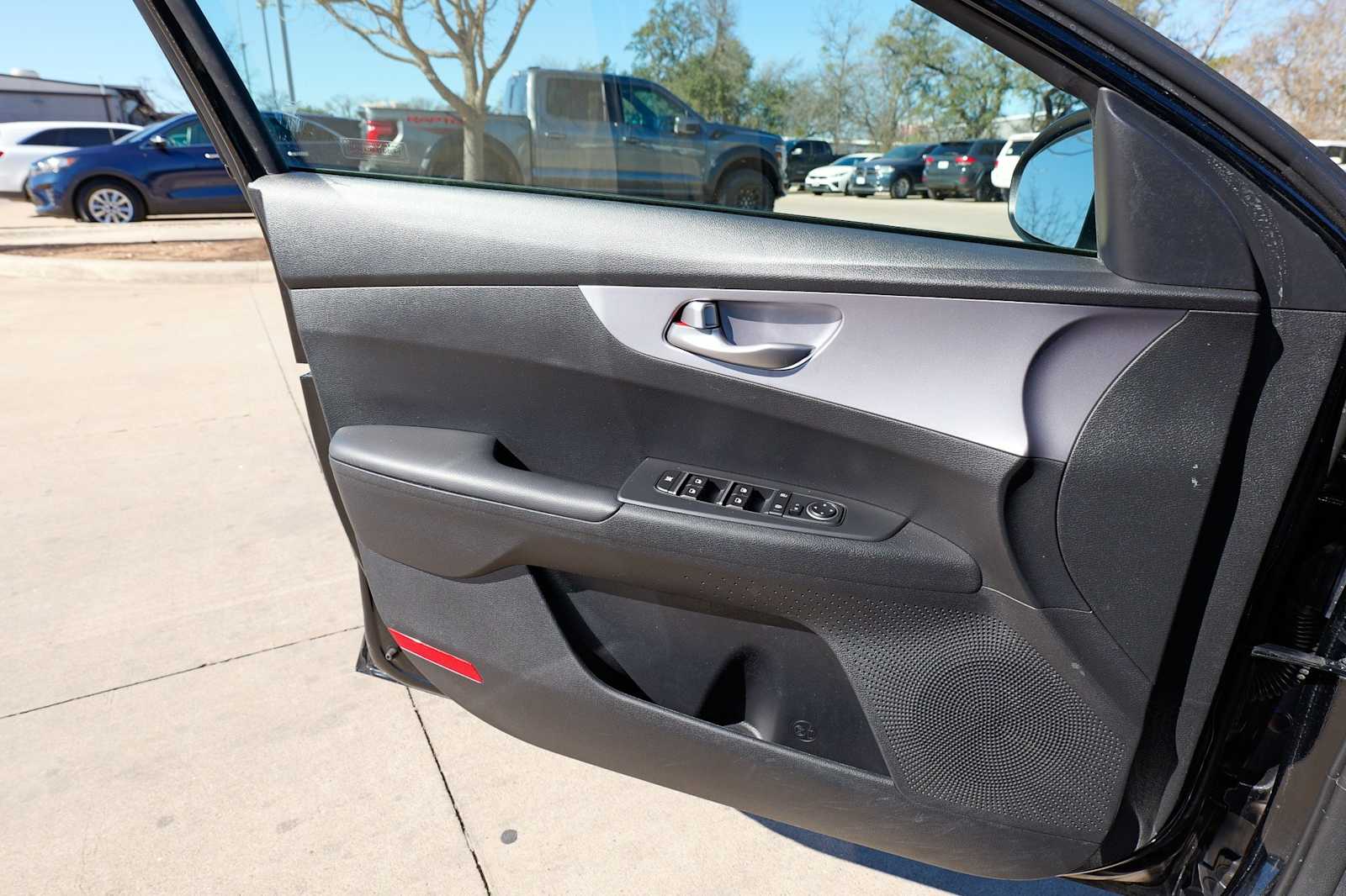 Thumbnail: 2024 Kia Forte - 20