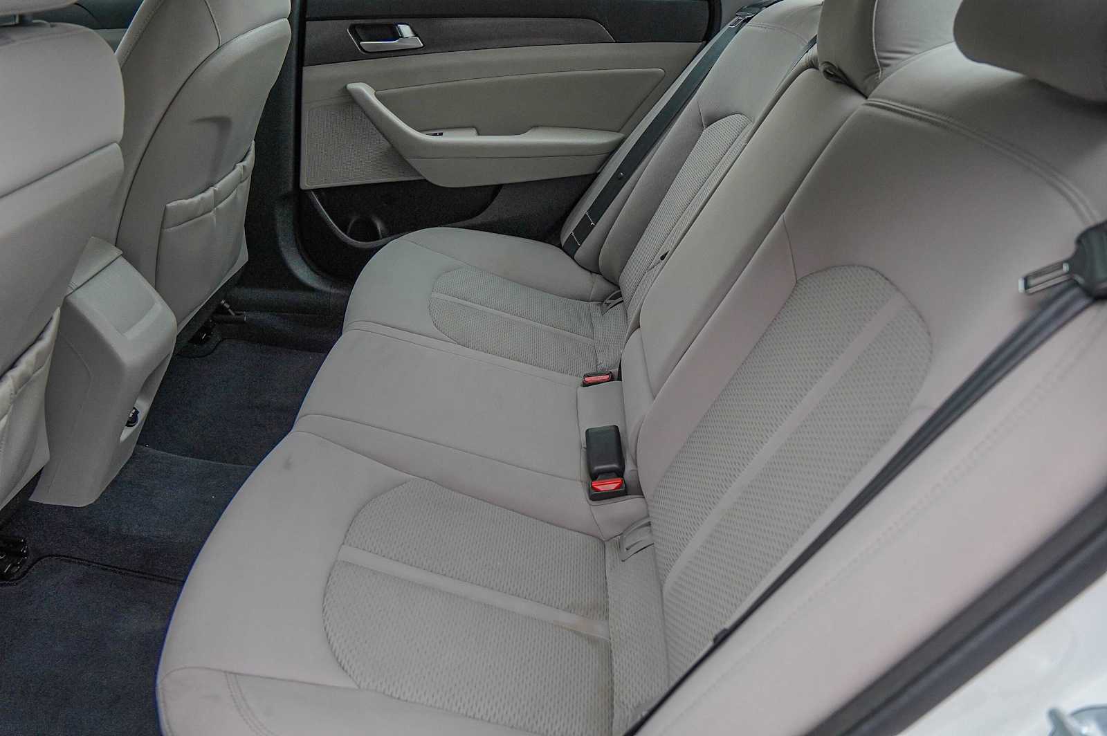 Thumbnail: 2015 Hyundai Sonata - 28