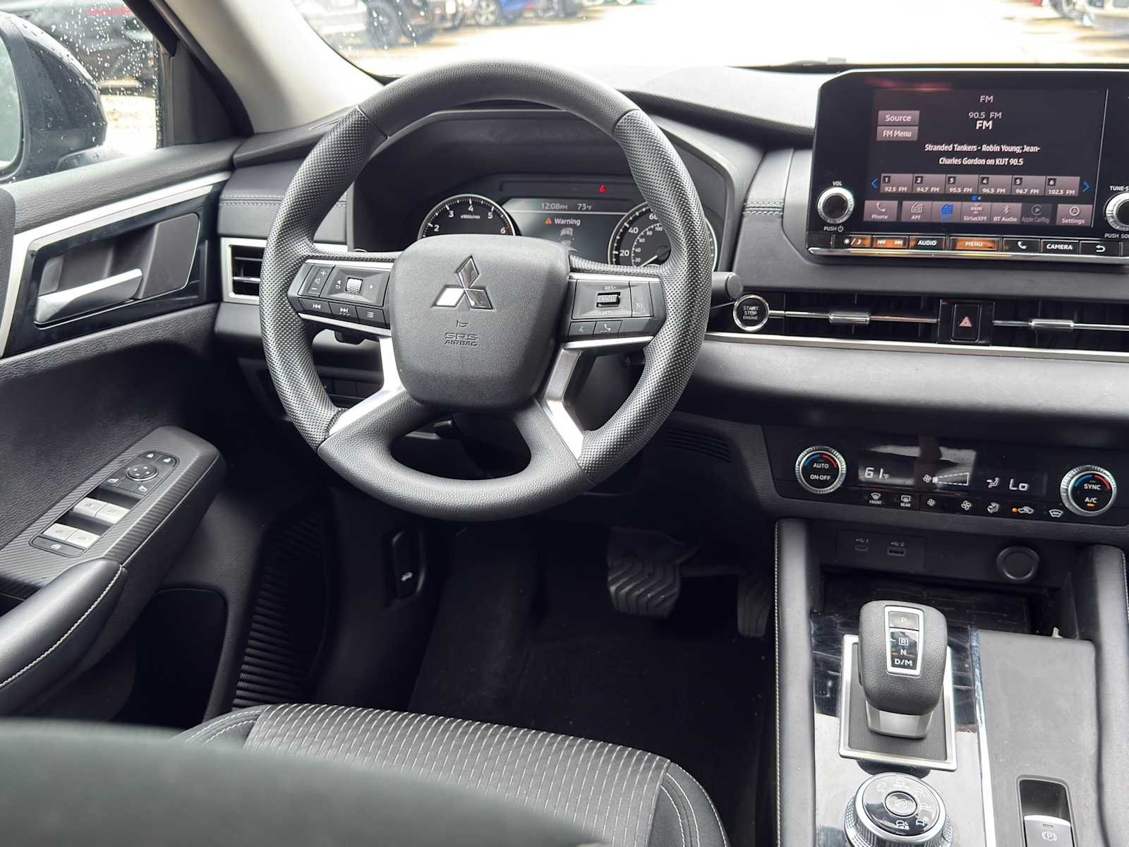 Thumbnail: 2022 Mitsubishi Outlander - 17