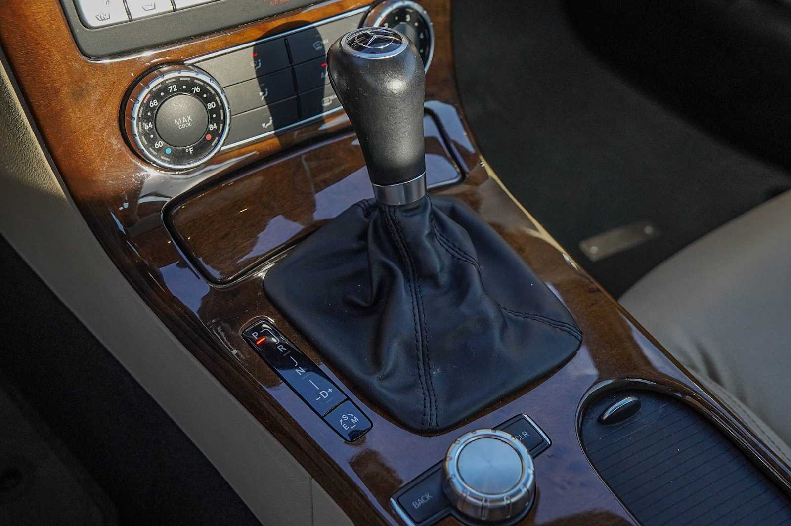 Thumbnail: 2015 Mercedes-Benz SLK - 18