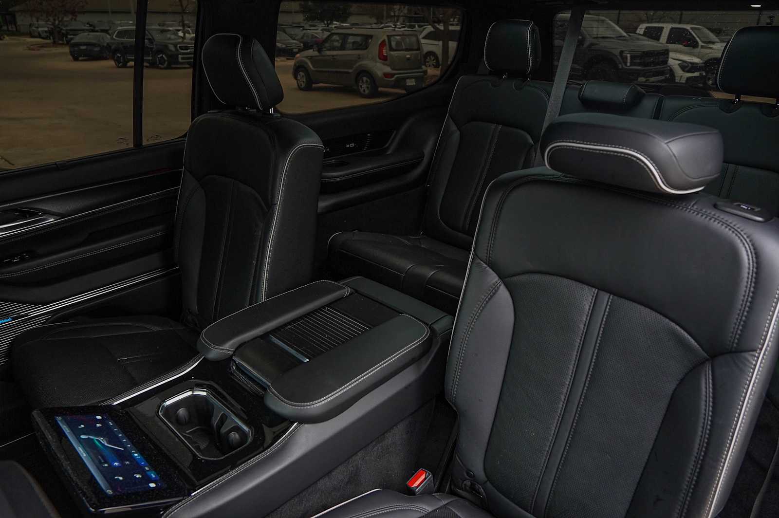 Thumbnail: 2024 Jeep Grand Wagoneer - 30