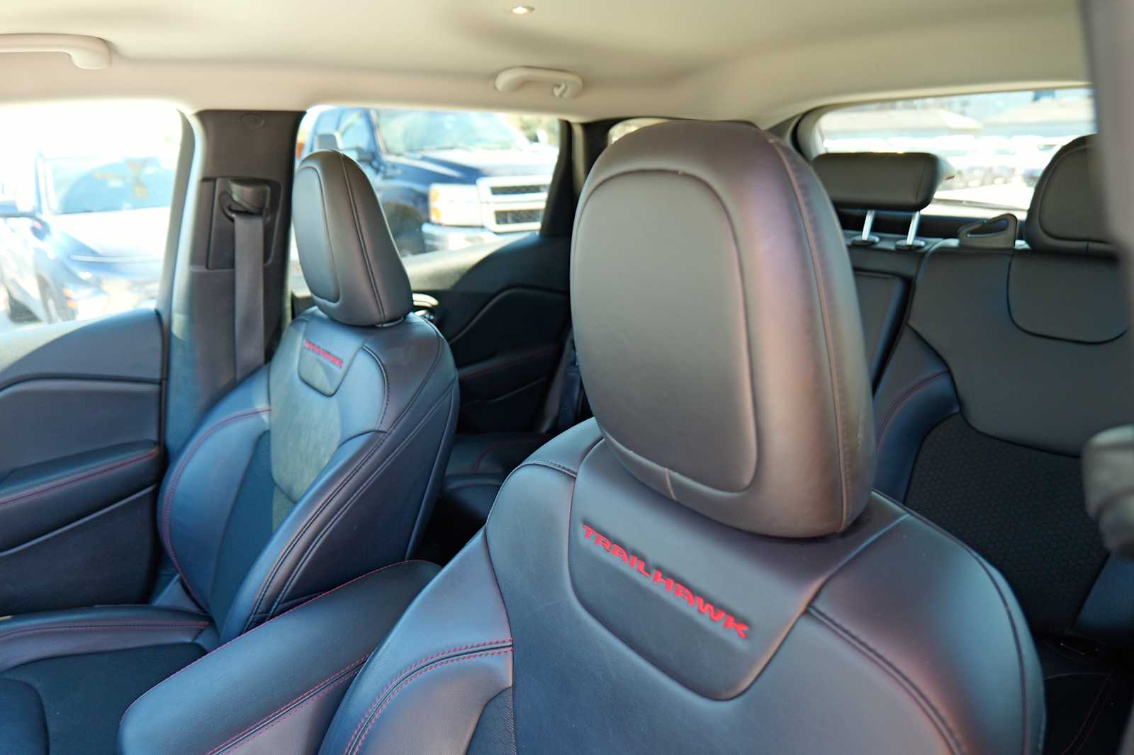 Thumbnail: 2020 Jeep Cherokee - 11