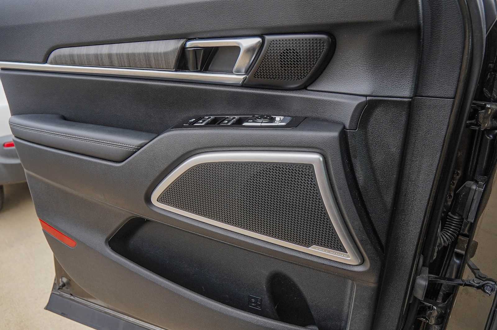 Thumbnail: 2024 Kia Telluride - 20