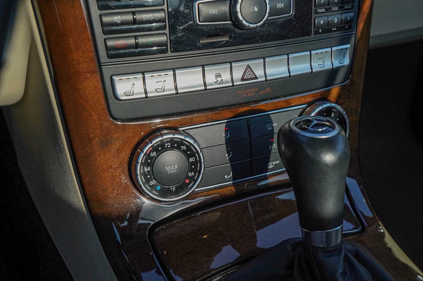 Thumbnail: 2015 Mercedes-Benz SLK - 17