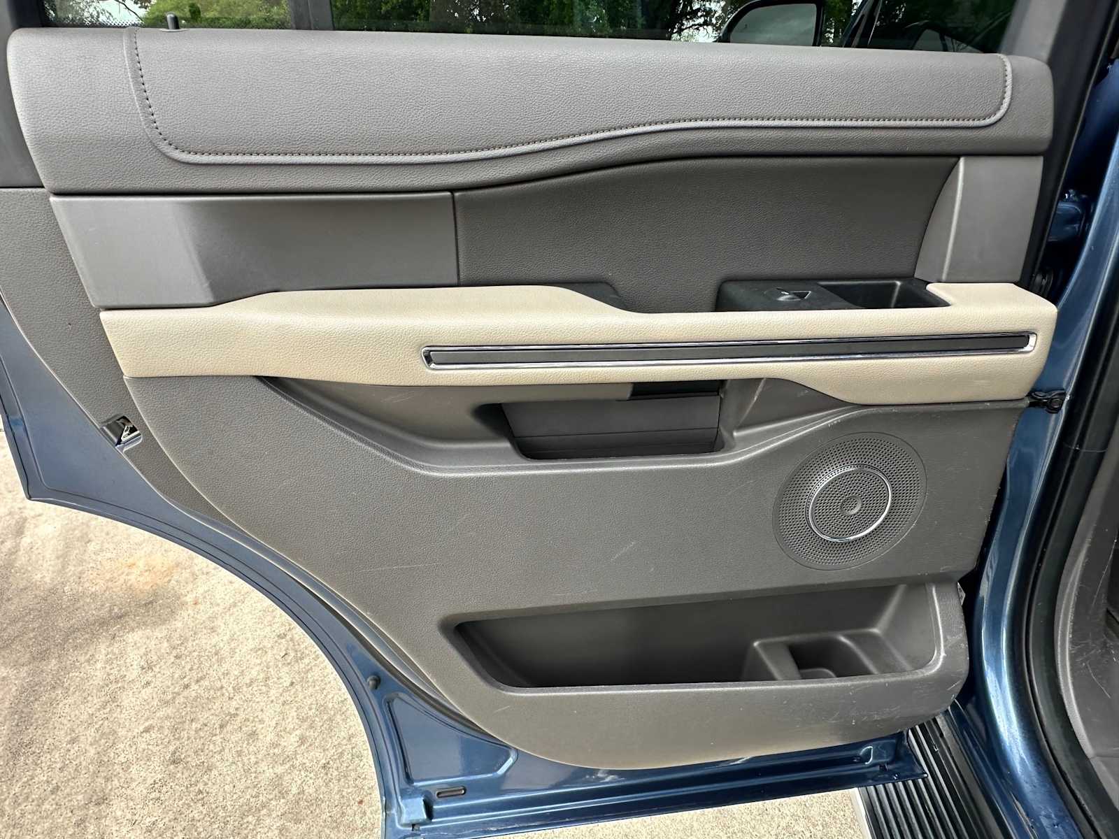 Thumbnail: 2020 Ford Expedition - 27