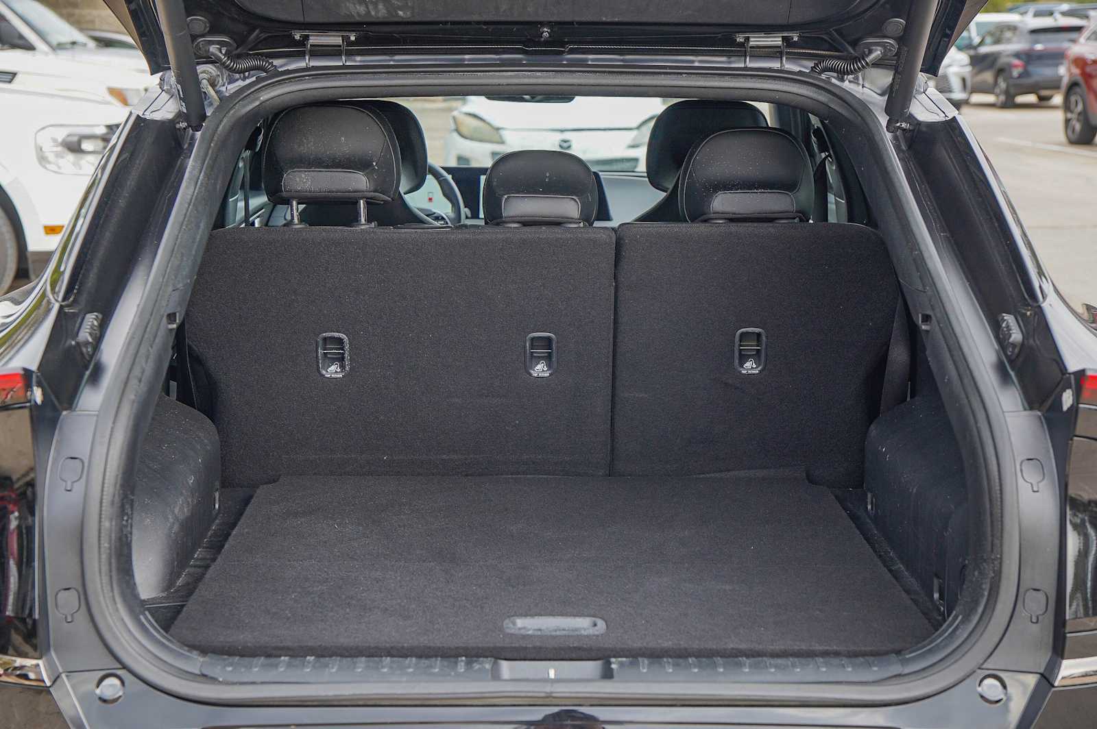 Thumbnail: 2022 Kia EV6 - 32