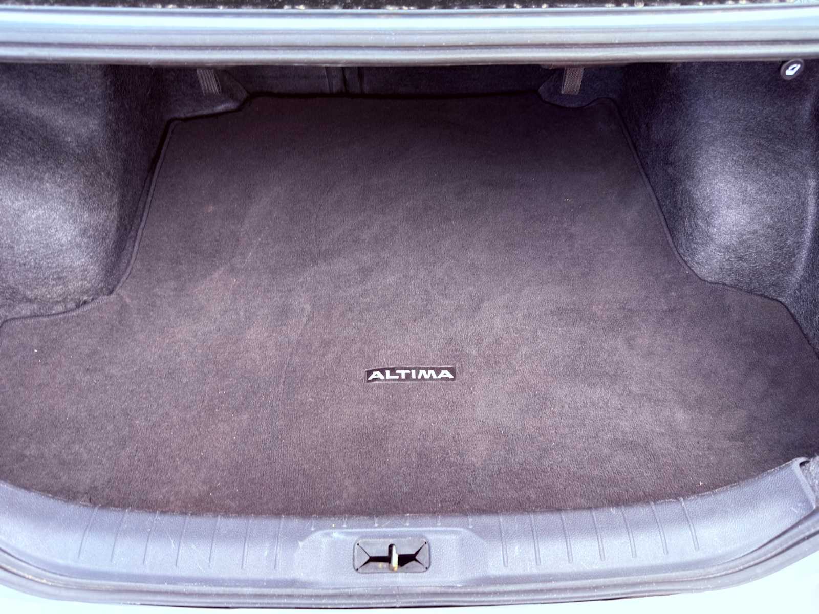 Thumbnail: 2025 Nissan Altima - 31