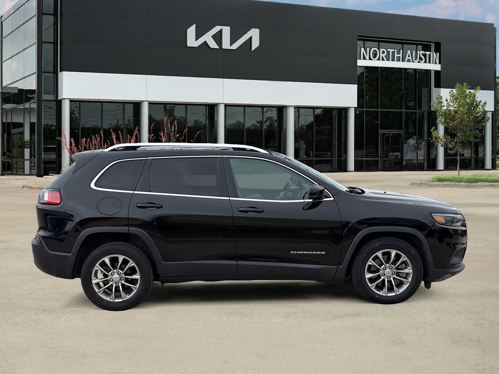 Thumbnail: 2021 Jeep Cherokee - 8