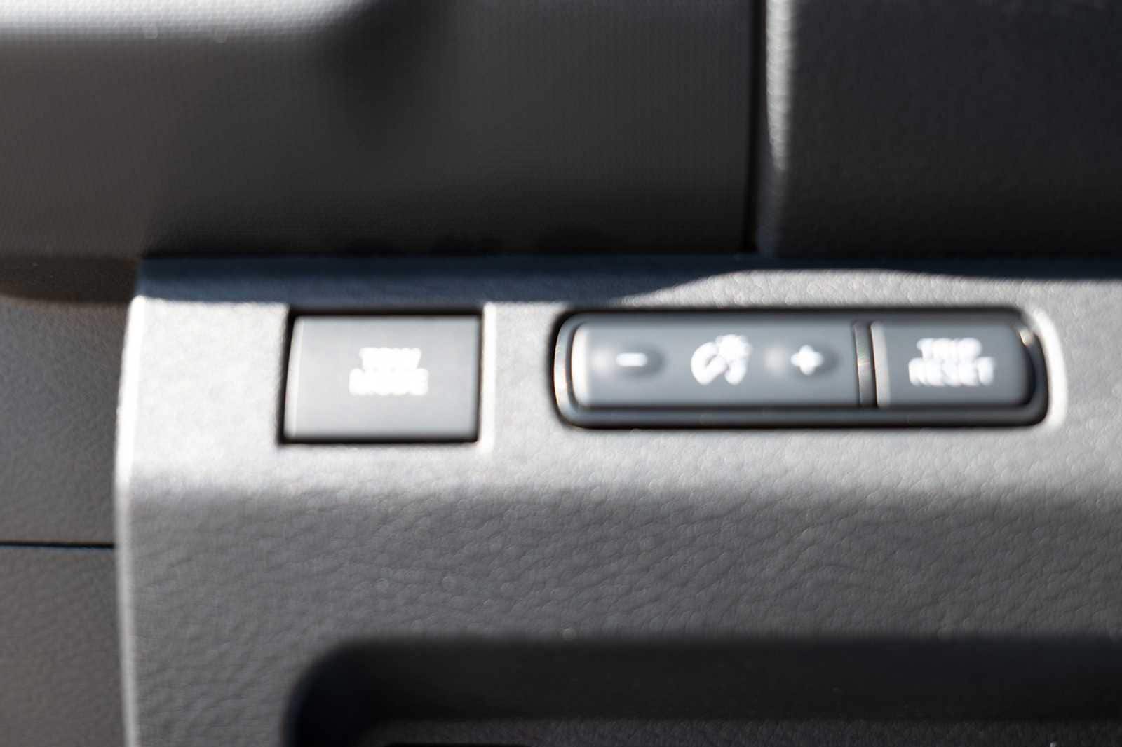 Thumbnail: 2022 Nissan Frontier - 19