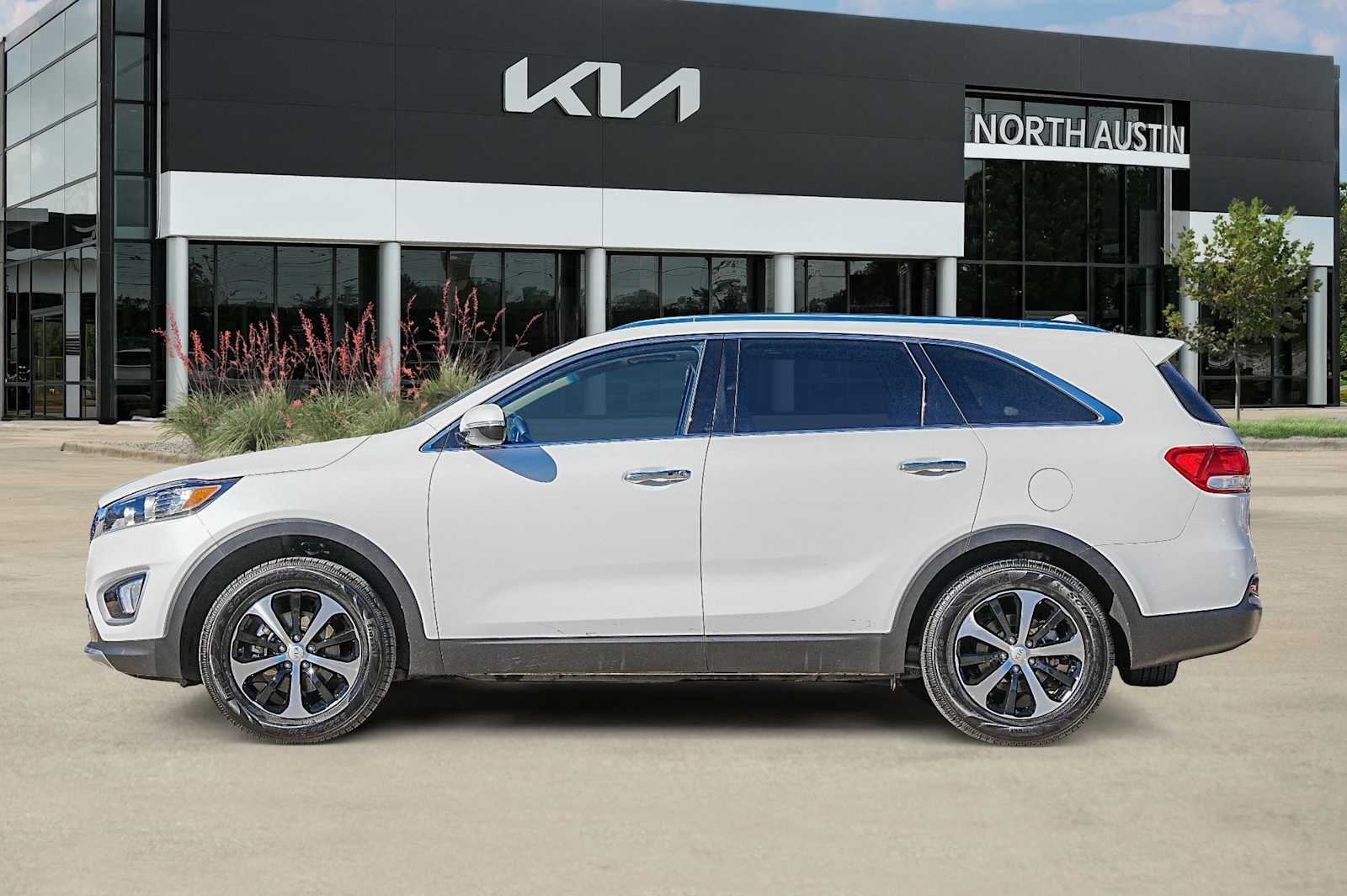 Thumbnail: 2018 Kia Sorento - 4