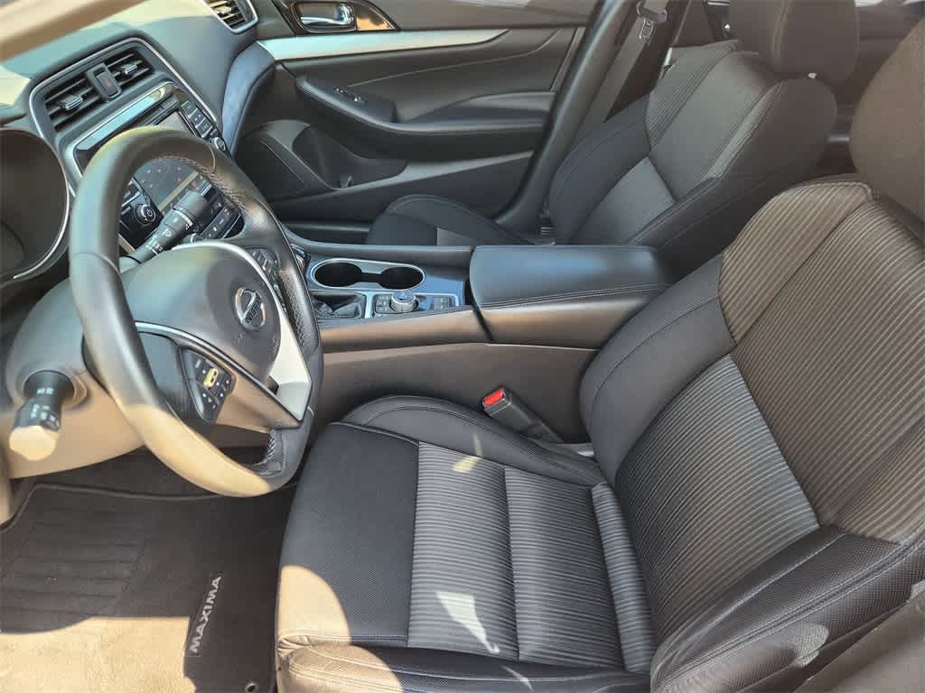 Thumbnail: 2016 Nissan Maxima - 10
