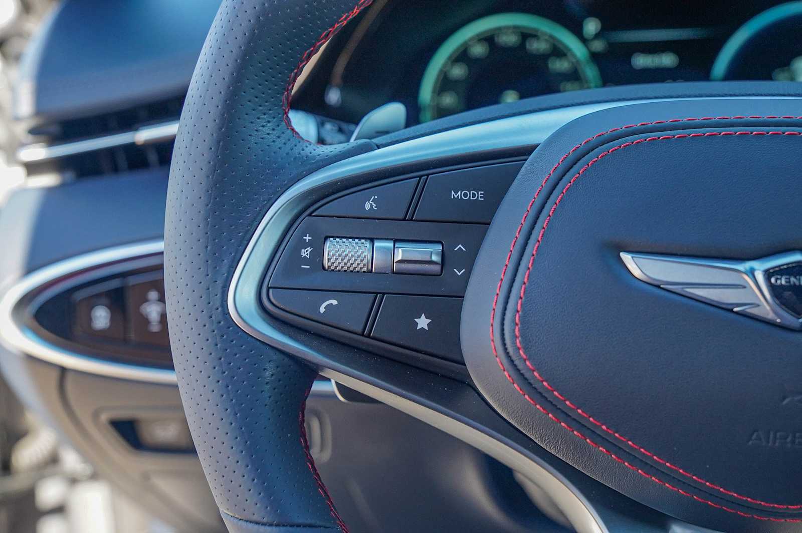 Thumbnail: 2023 Genesis GV70 - 14