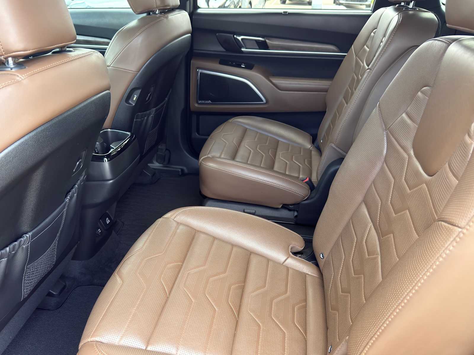 Thumbnail: 2020 Kia Telluride - 24