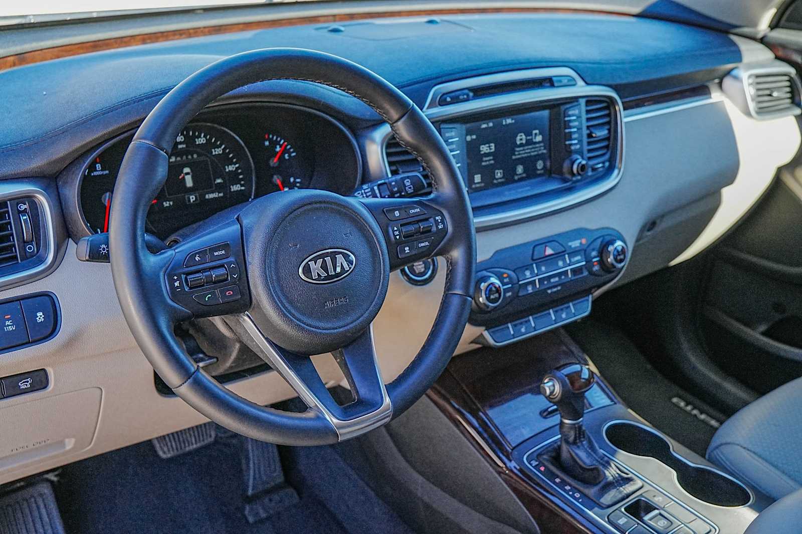 Thumbnail: 2018 Kia Sorento - 9