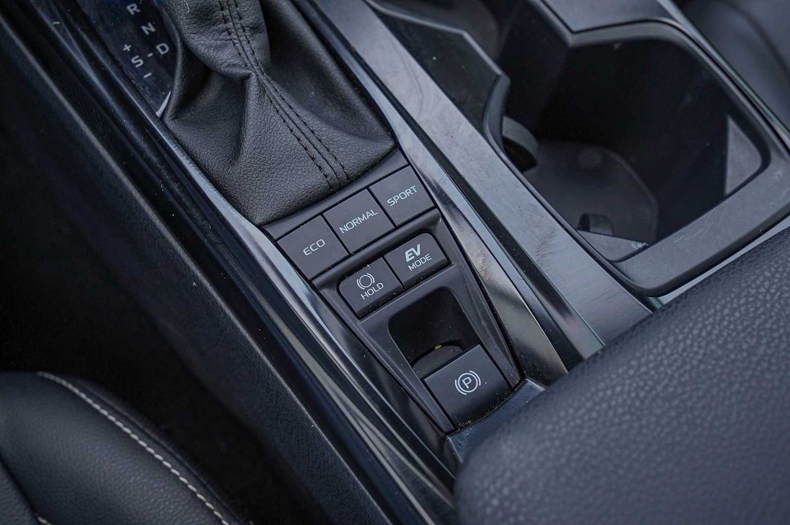 Thumbnail: 2025 Toyota Camry - 21