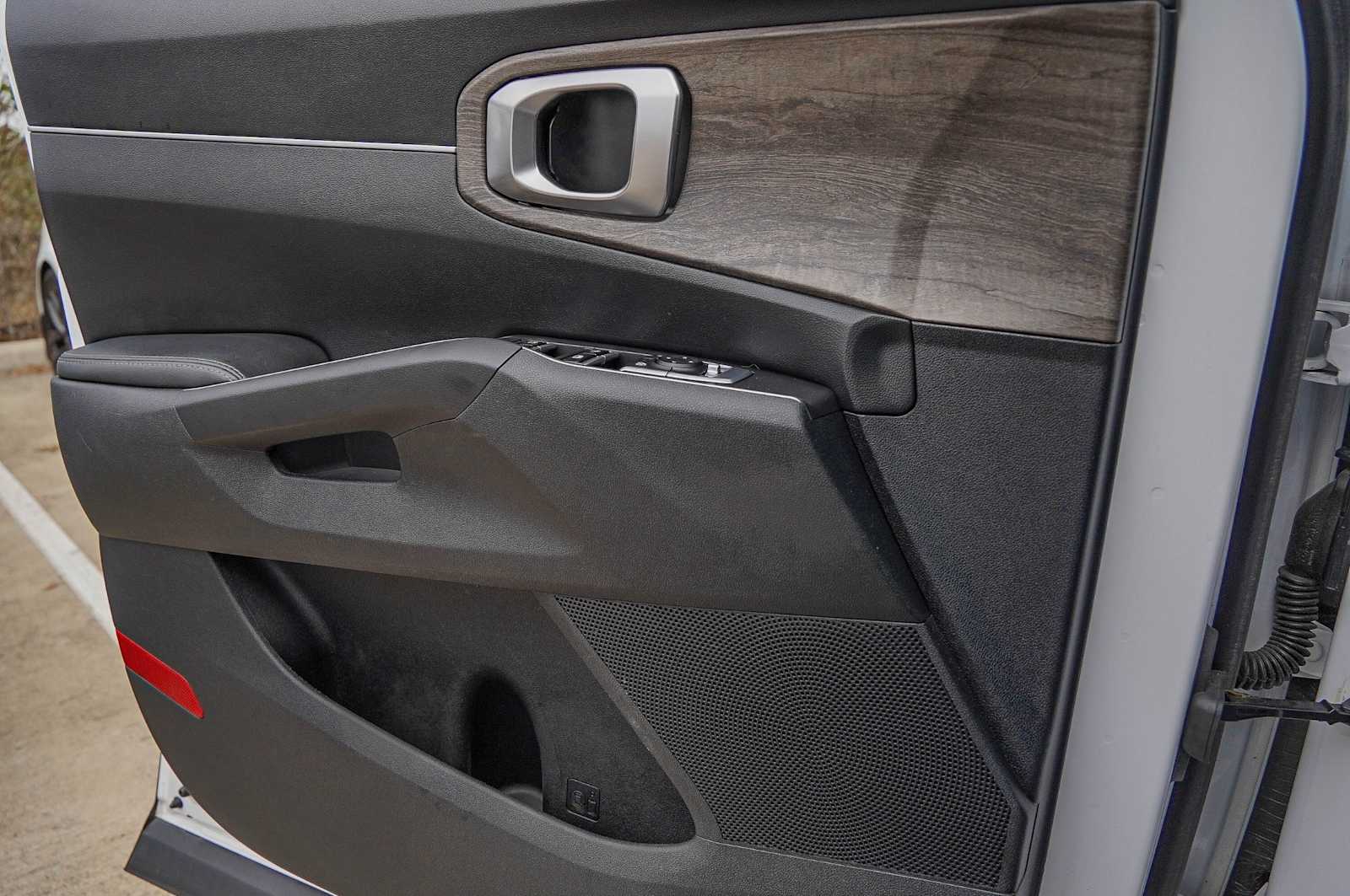 Thumbnail: 2023 Kia Sorento - 23