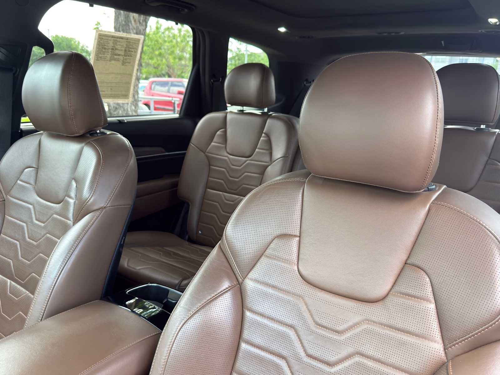 Thumbnail: 2020 Kia Telluride - 10