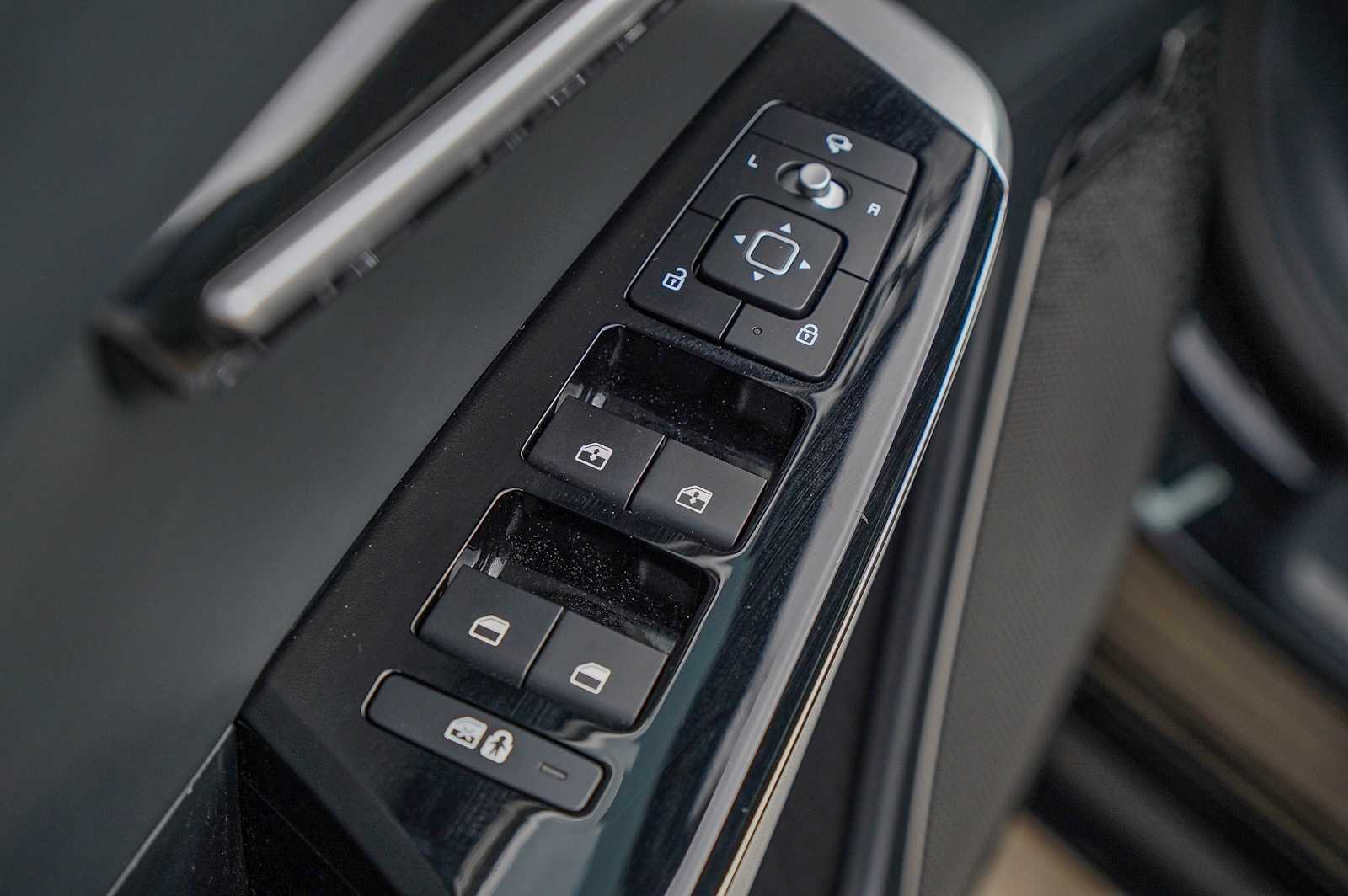 Thumbnail: 2022 Kia EV6 - 24