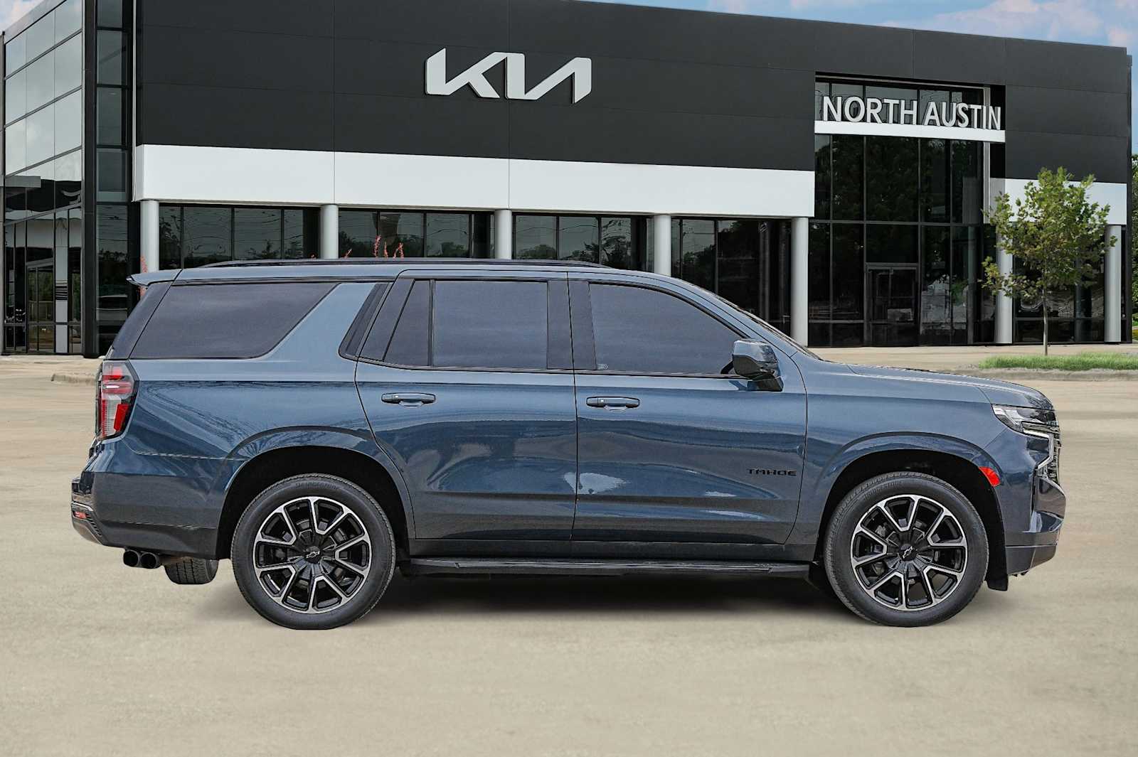 Thumbnail: 2021 Chevrolet Tahoe - 7