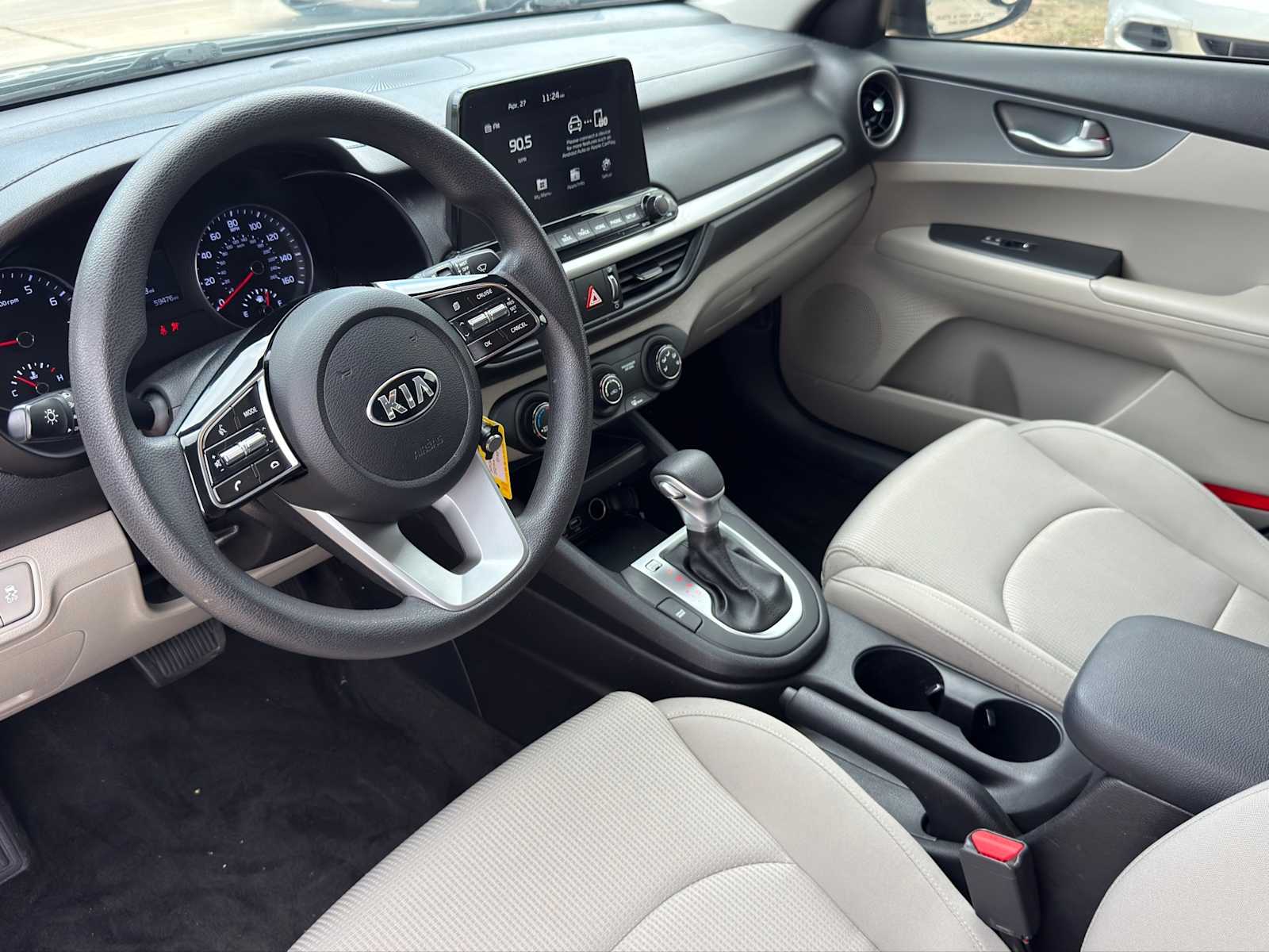 Thumbnail: 2021 Kia Forte - 9