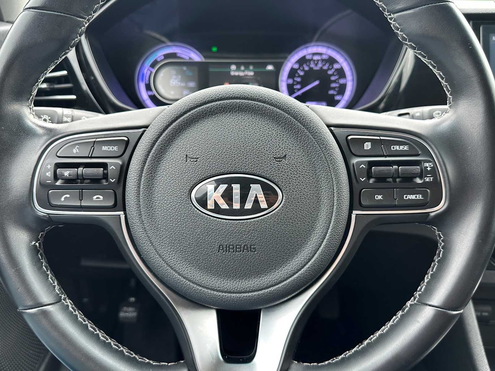 Thumbnail: 2020 Kia Niro - 10