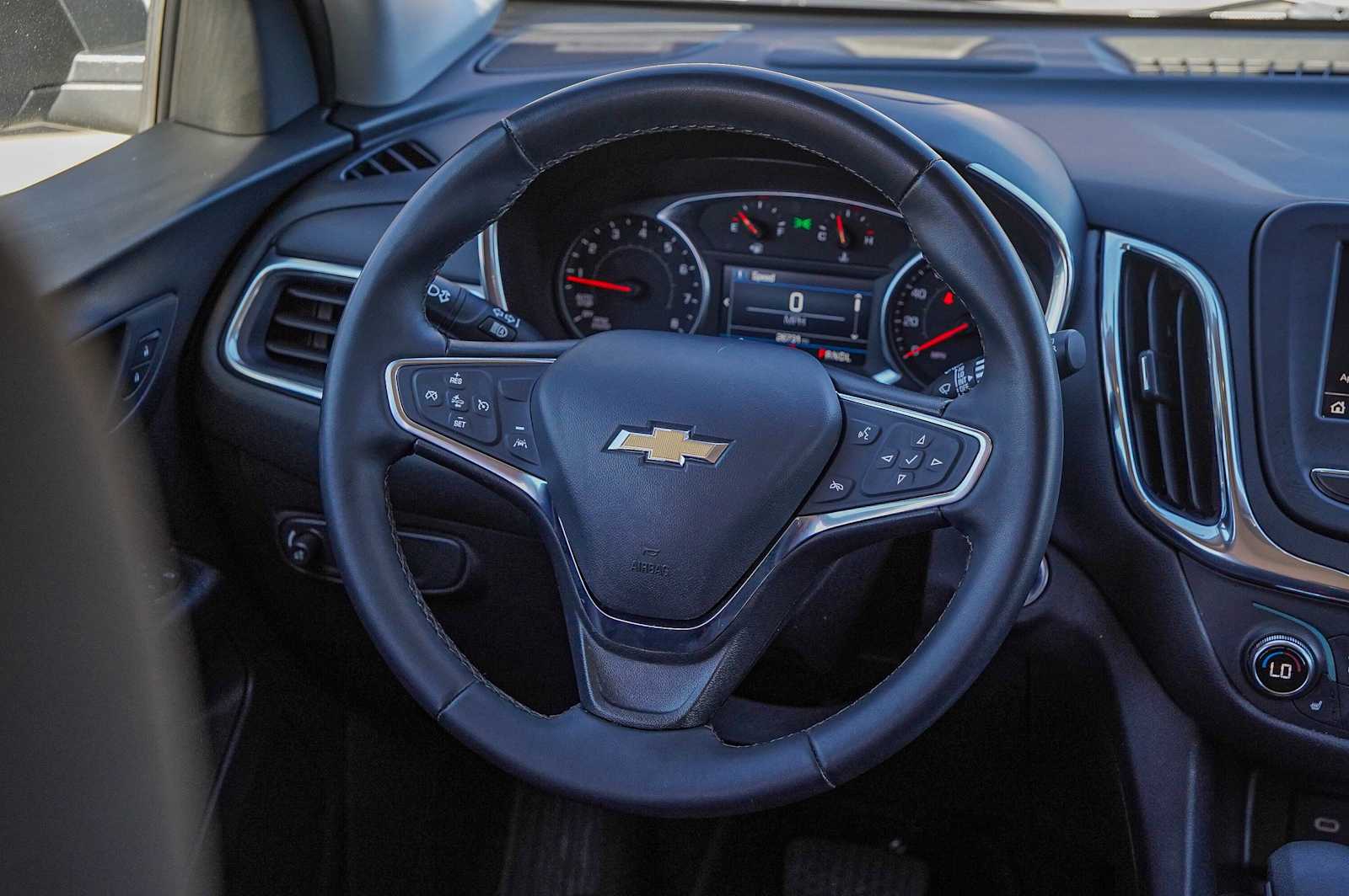 Thumbnail: 2023 Chevrolet Equinox - 25