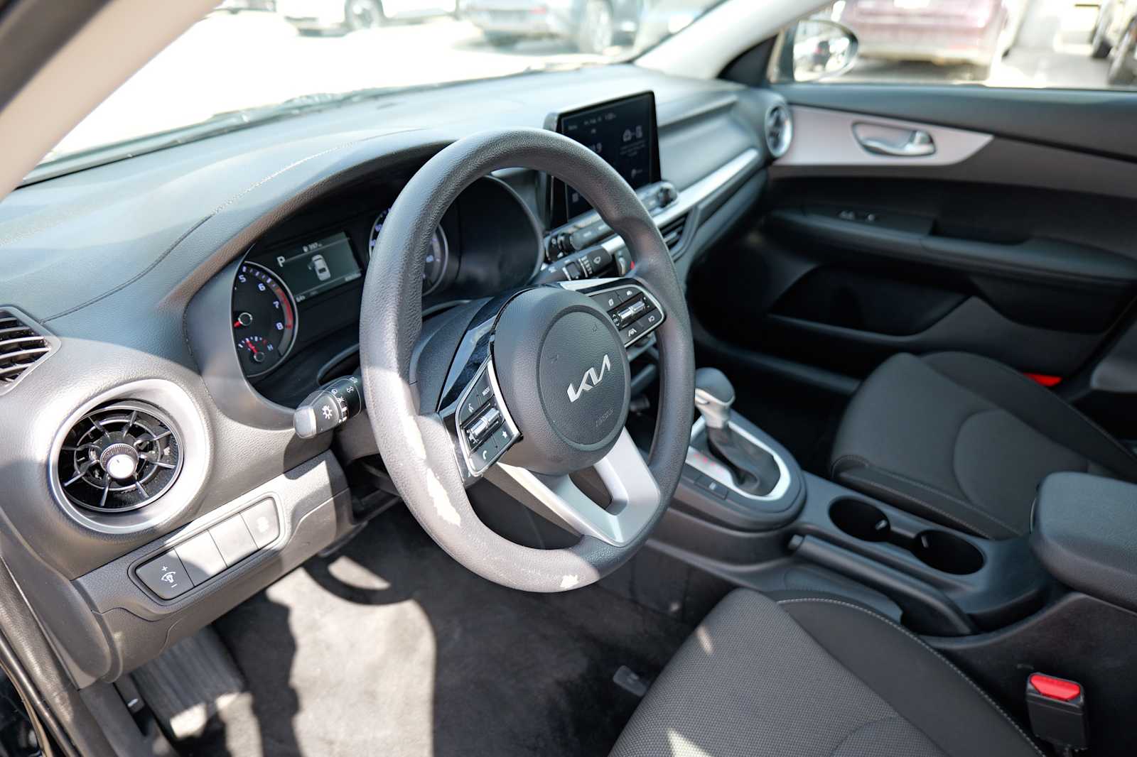 Thumbnail: 2024 Kia Forte - 9