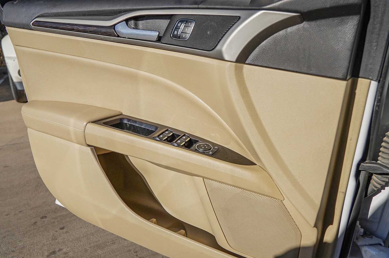 Thumbnail: 2014 Ford Fusion - 22