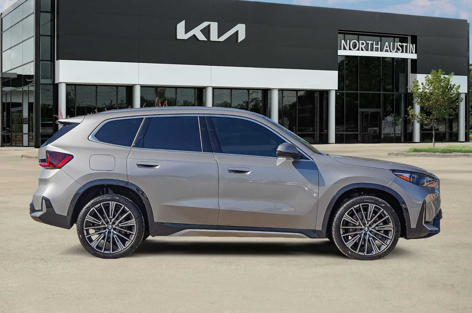 Thumbnail: 2025 BMW X1 - 8