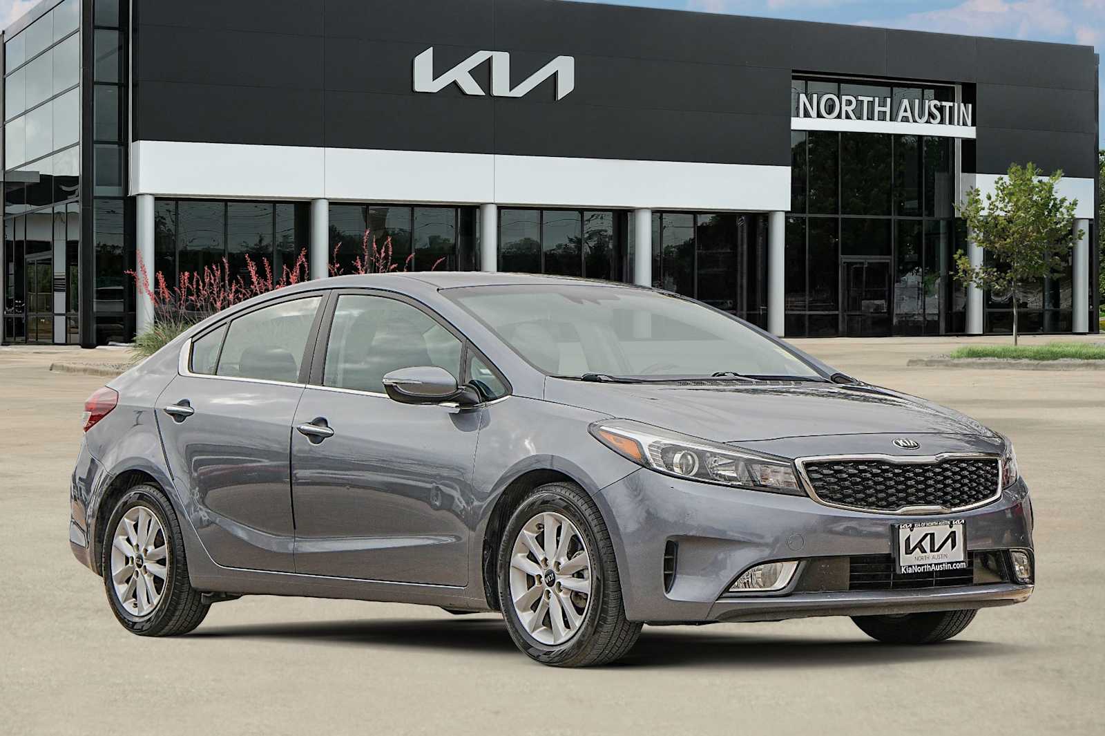 Thumbnail: 2017 Kia Forte - 8
