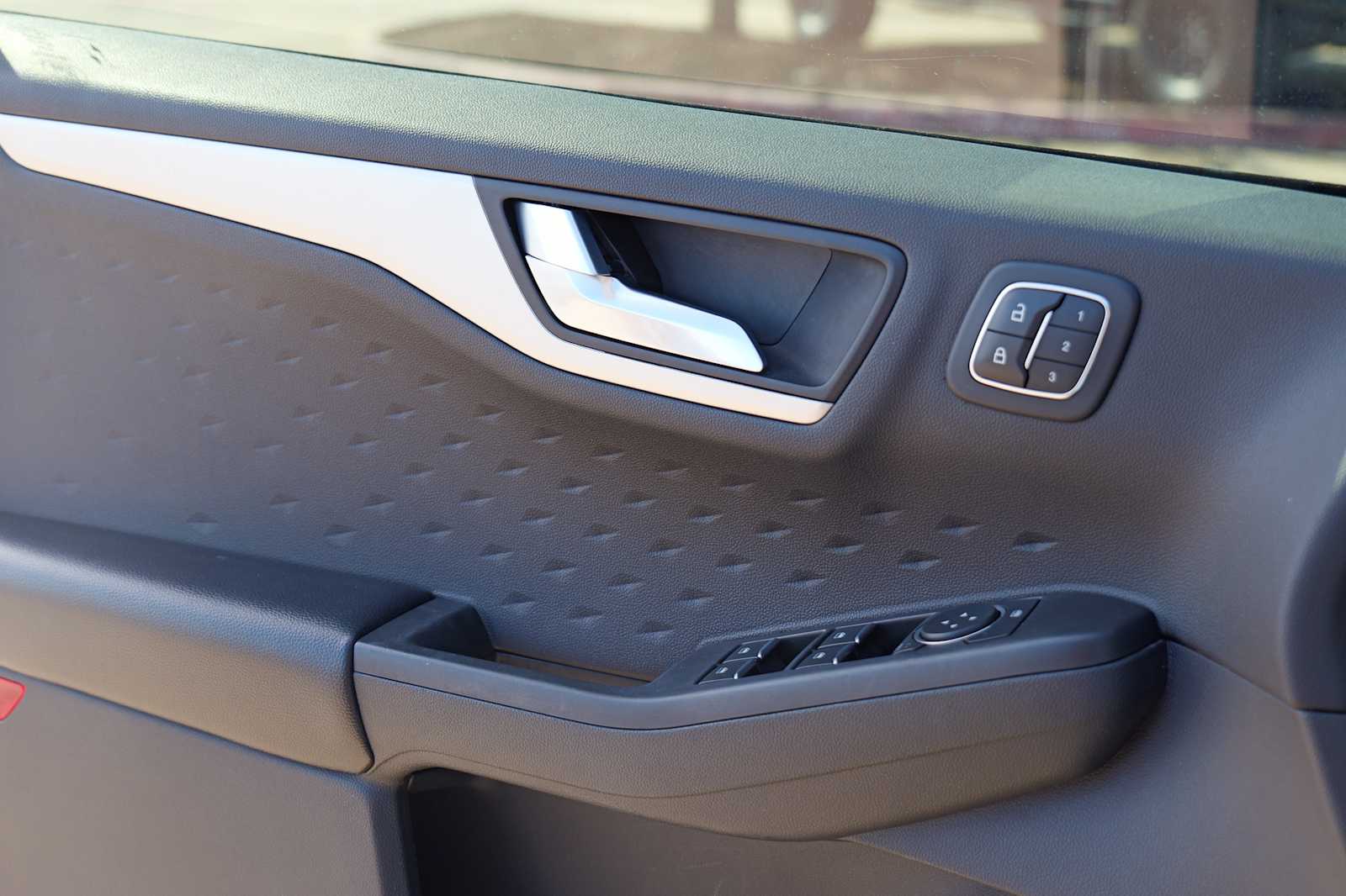 Thumbnail: 2020 Ford Escape - 21