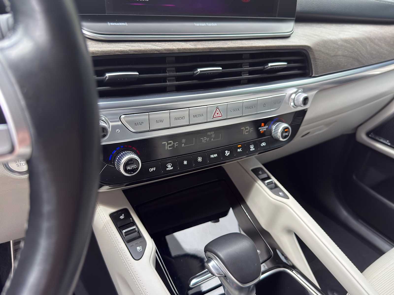 Thumbnail: 2022 Kia Telluride - 16