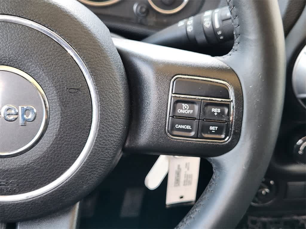 Thumbnail: 2016 Jeep Wrangler - 28