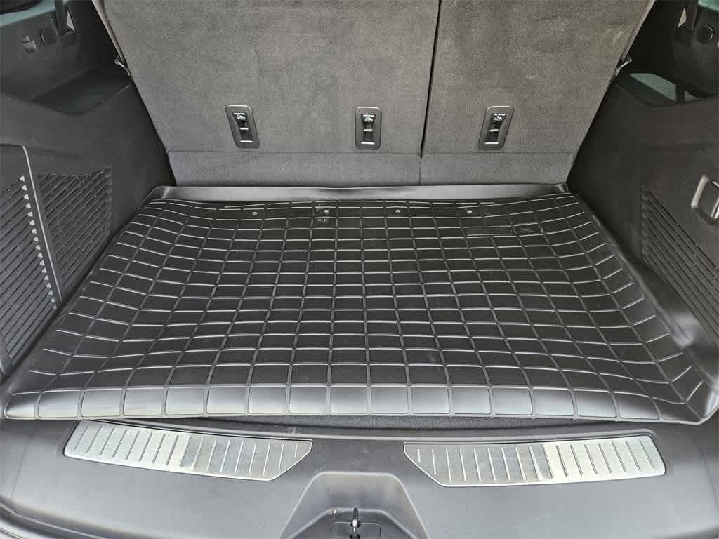 Thumbnail: 2023 GMC Yukon XL - 33