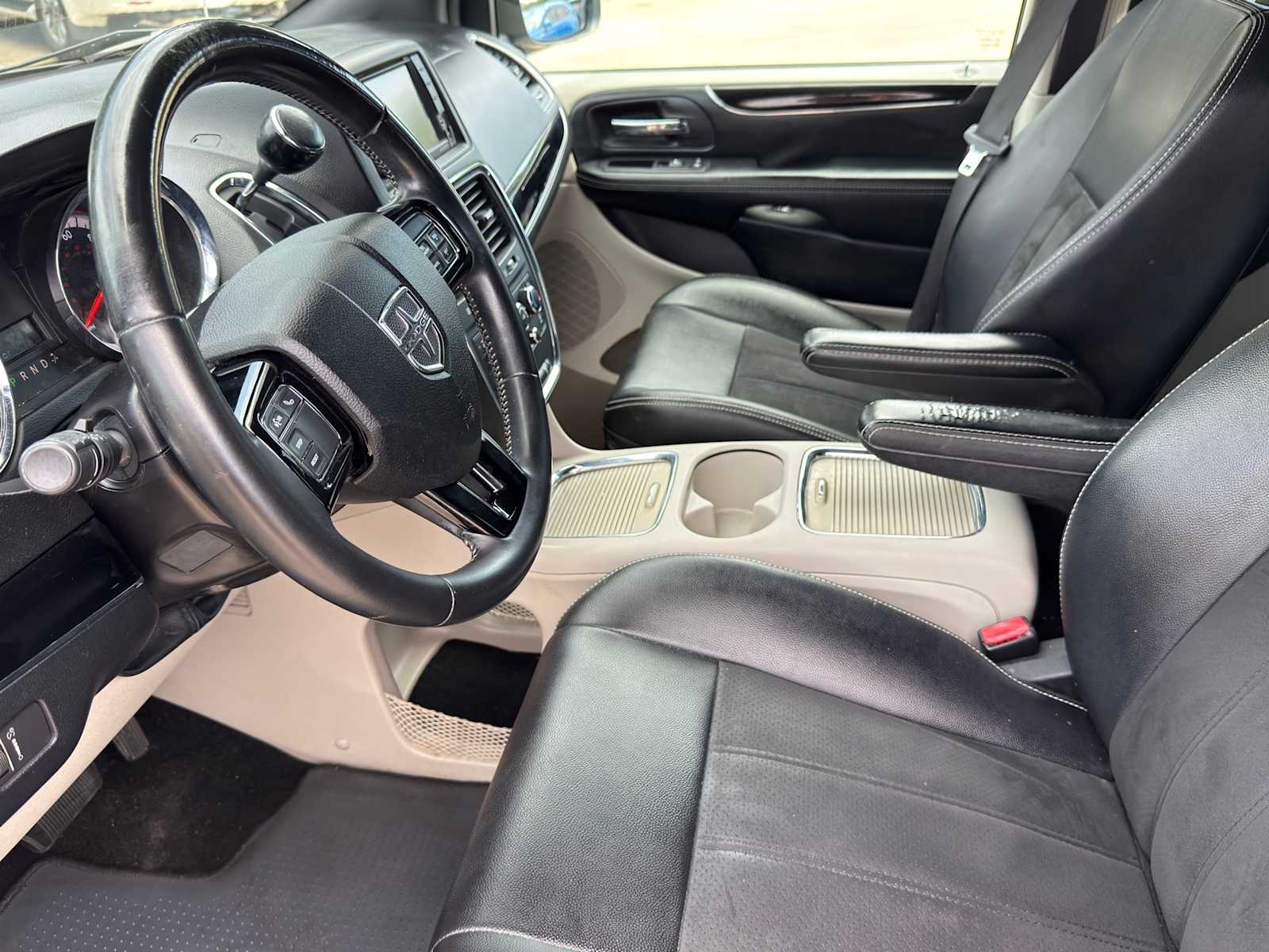 Thumbnail: 2019 Dodge Grand Caravan - 10