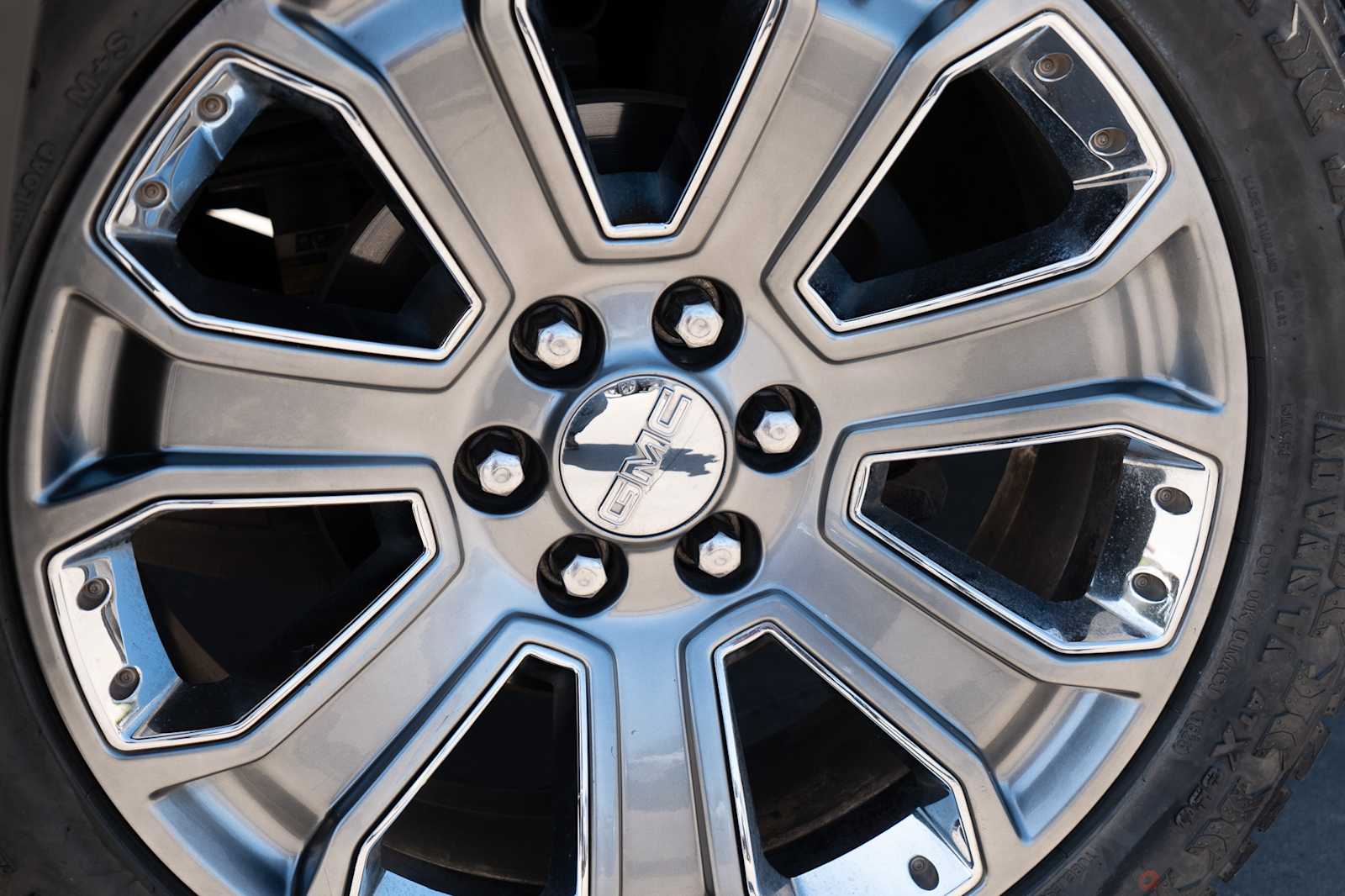 Thumbnail: 2015 GMC Yukon - 2