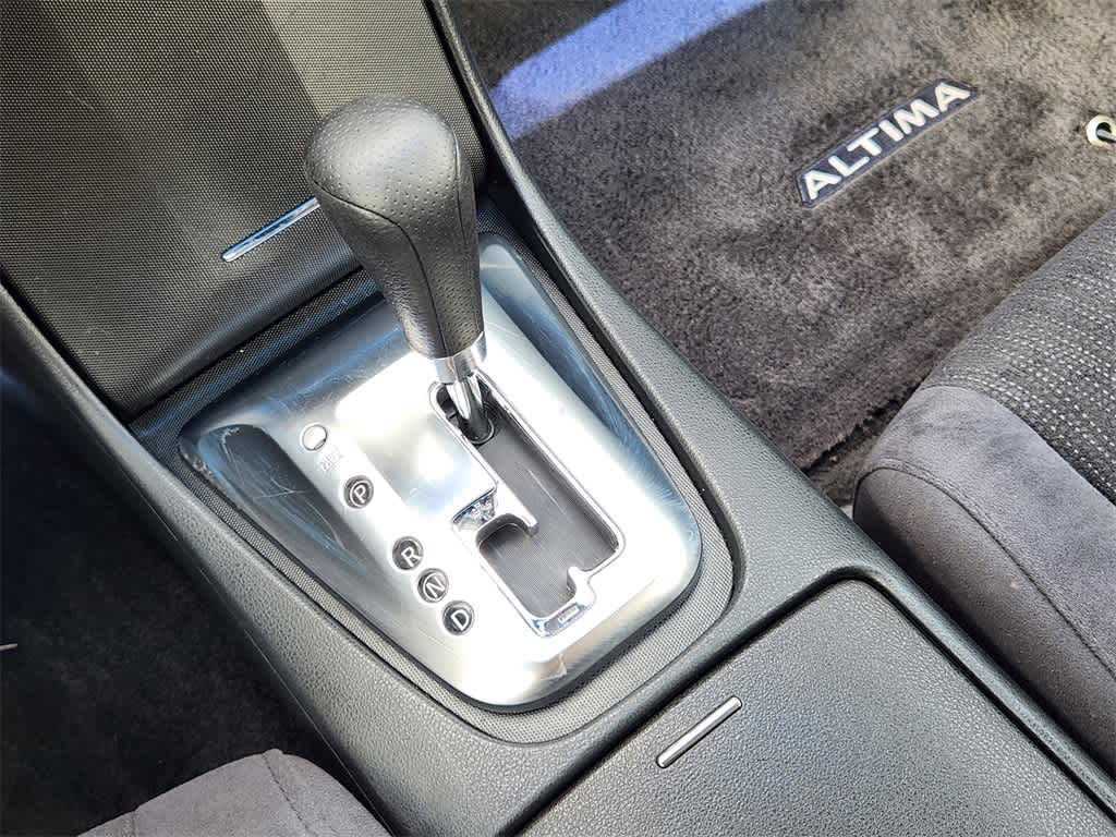 Thumbnail: 2011 Nissan Altima - 20