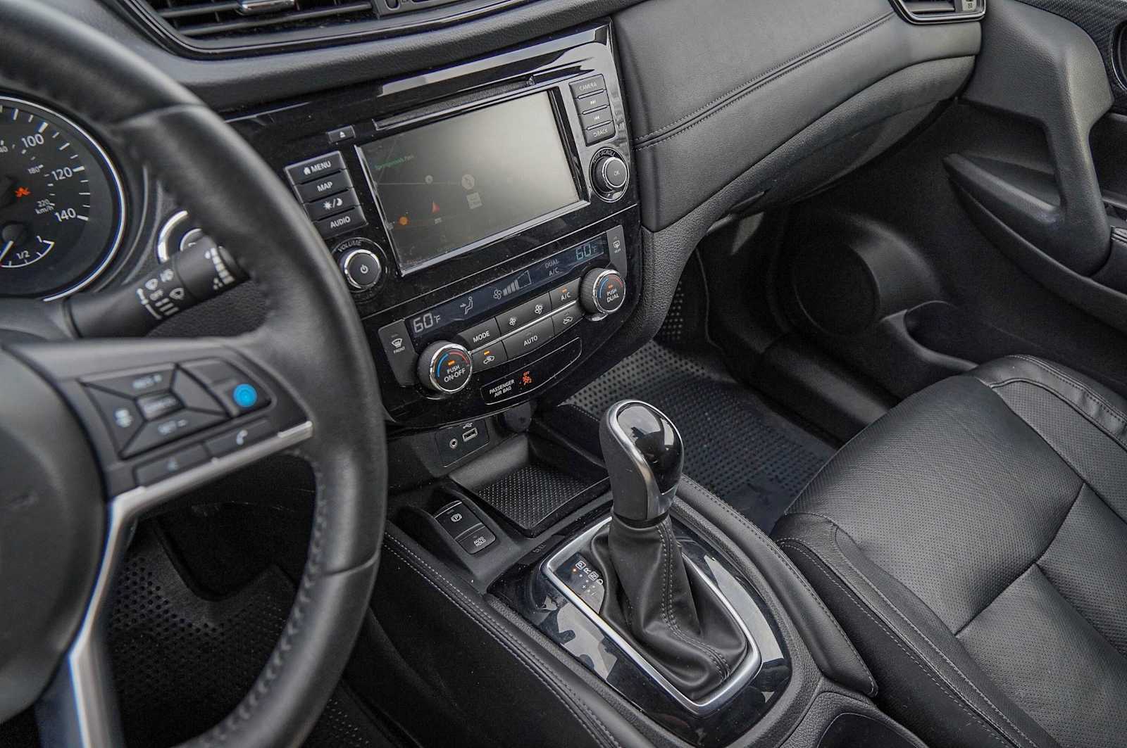 Thumbnail: 2019 Nissan Rogue - 17