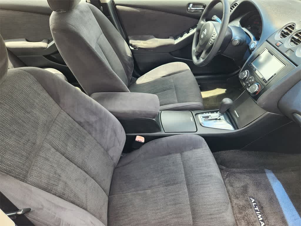 Thumbnail: 2011 Nissan Altima - 14