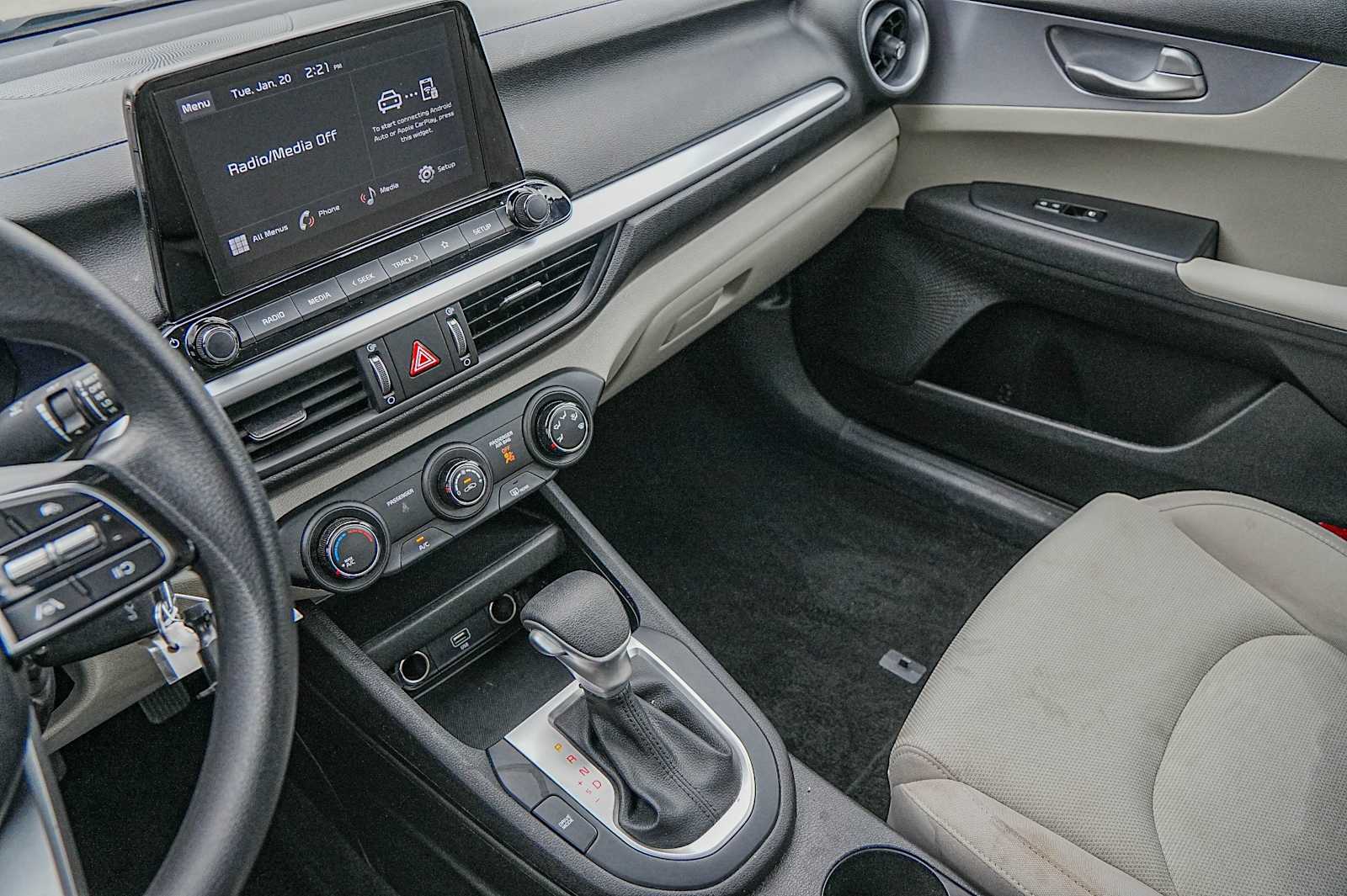 Thumbnail: 2023 Kia Forte - 17