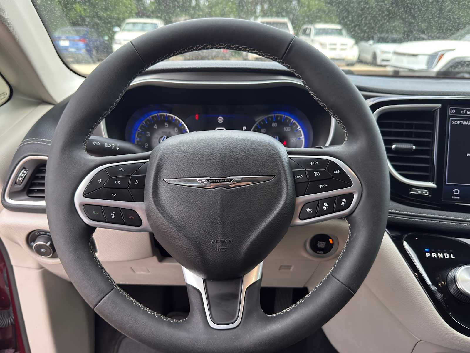 Thumbnail: 2023 Chrysler Pacifica - 13