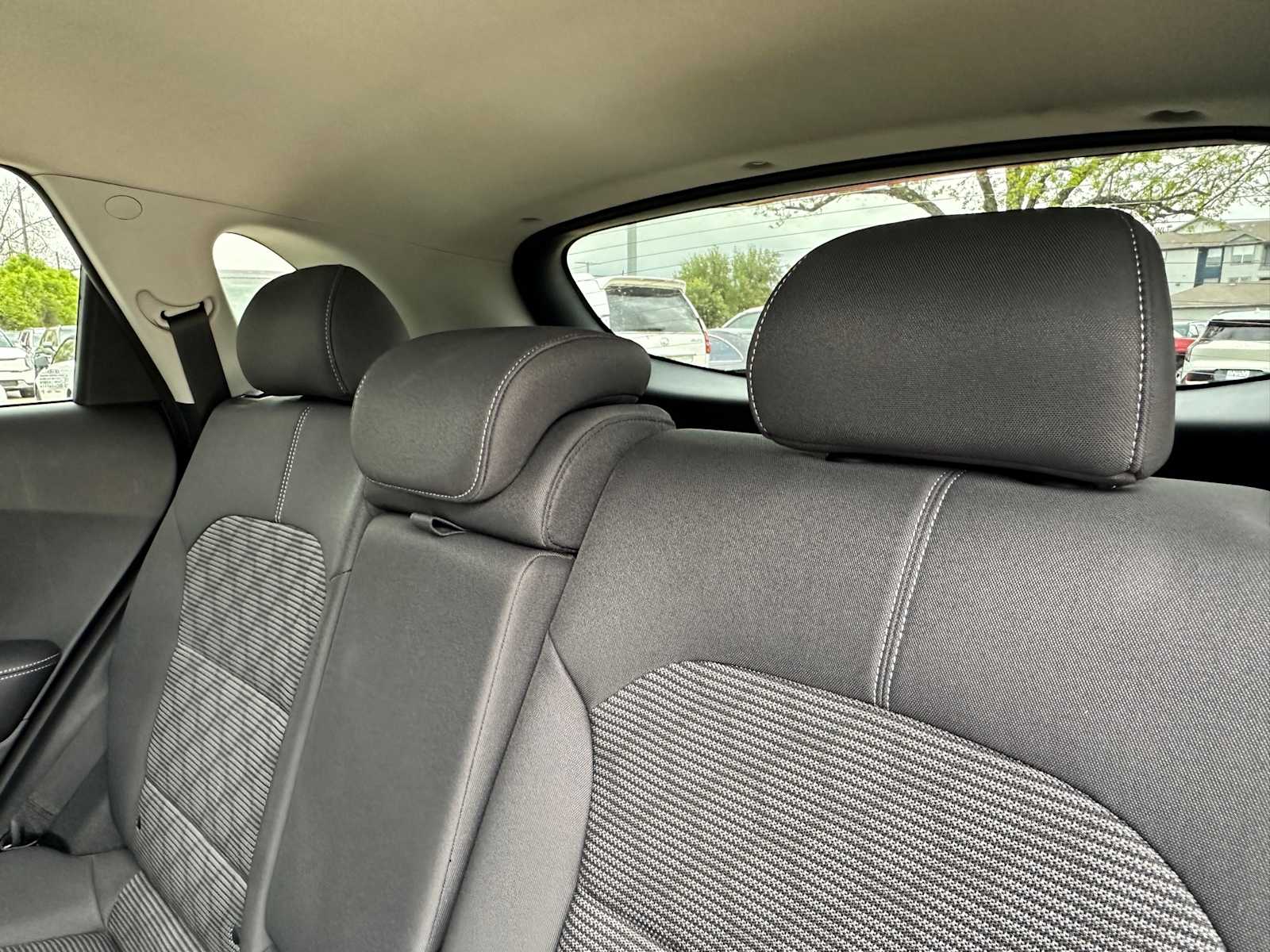 Thumbnail: 2020 Kia Niro - 24