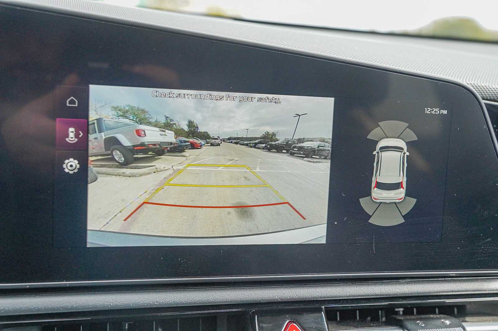 Thumbnail: 2024 Kia Niro - 18