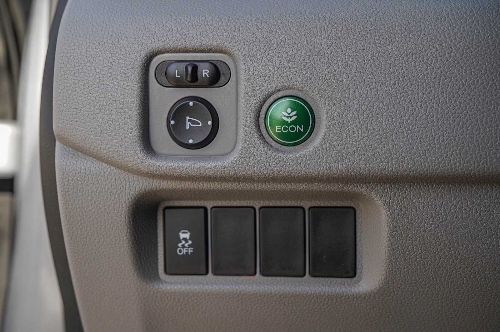 Thumbnail: 2017 Honda Pilot - 19