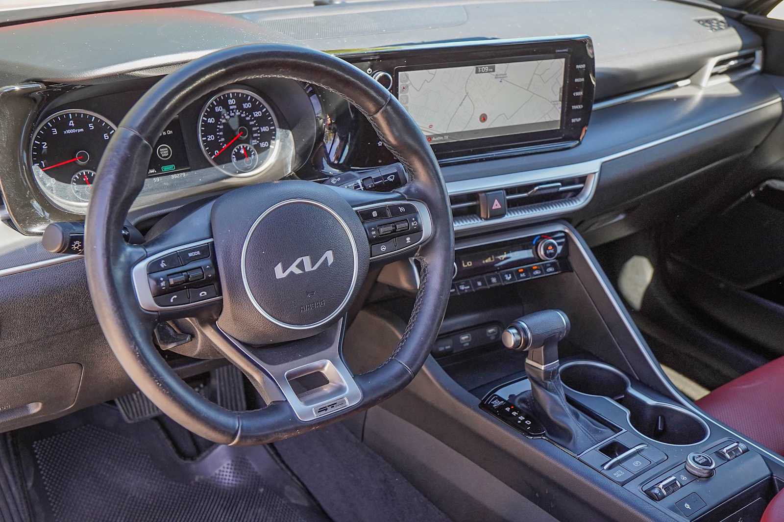 Thumbnail: 2023 Kia K5 - 9