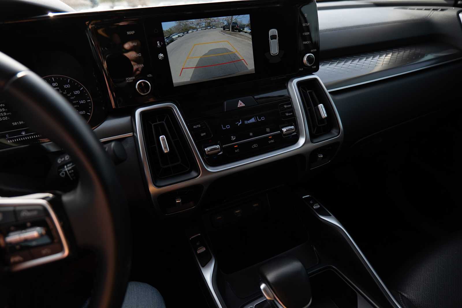 Thumbnail: 2022 Kia Sorento - 16