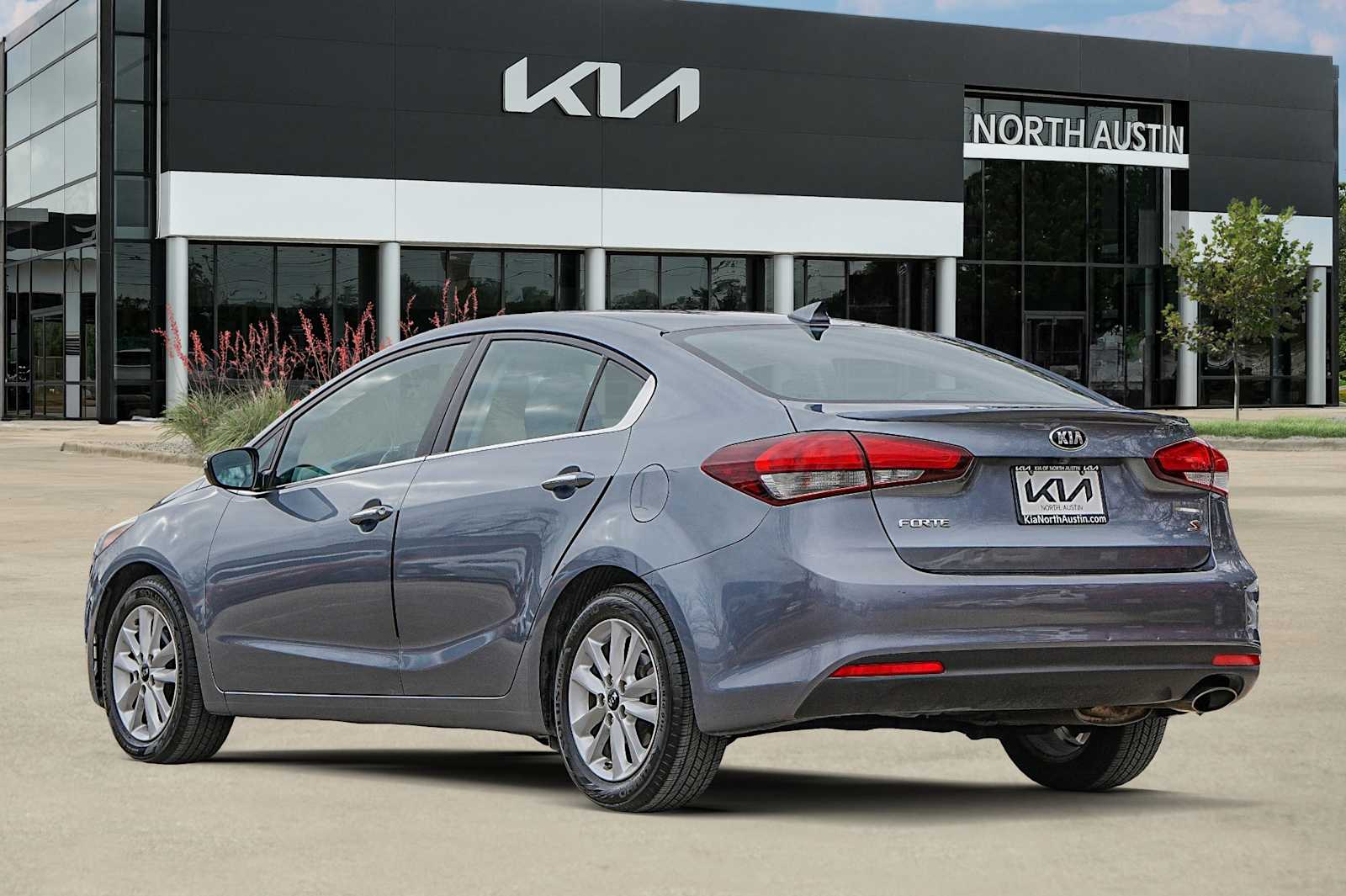 Thumbnail: 2017 Kia Forte - 5