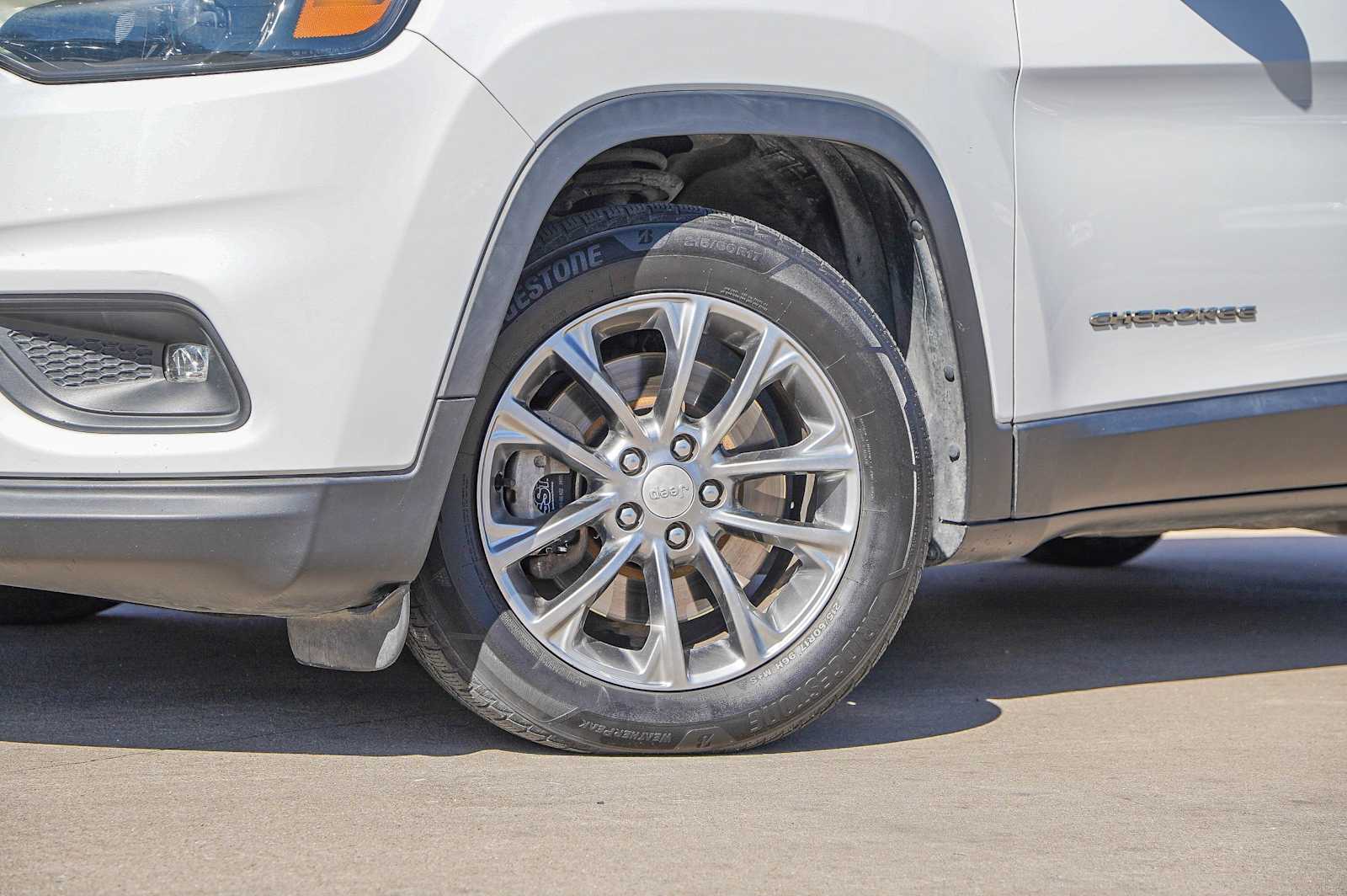 Thumbnail: 2019 Jeep Cherokee - 2