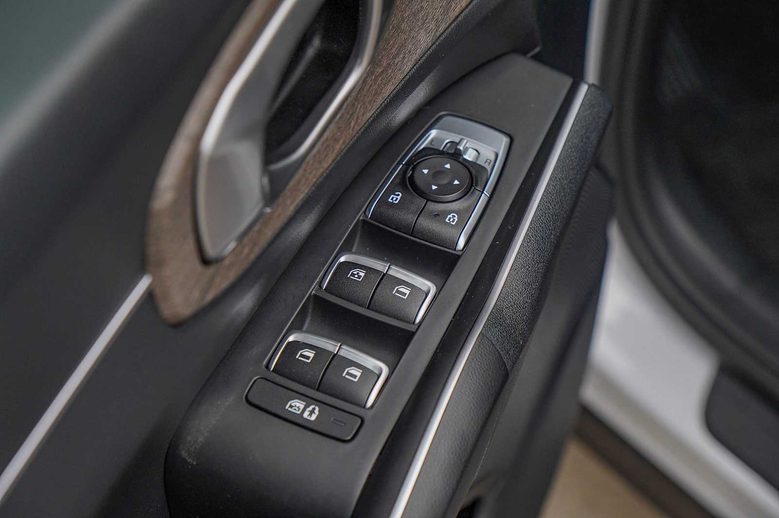 Thumbnail: 2023 Kia Sorento - 24