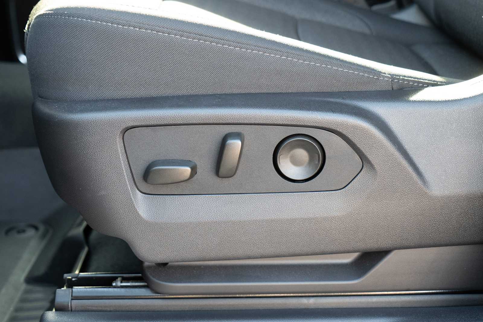 Thumbnail: 2025 Chevrolet Silverado 1500 - 22